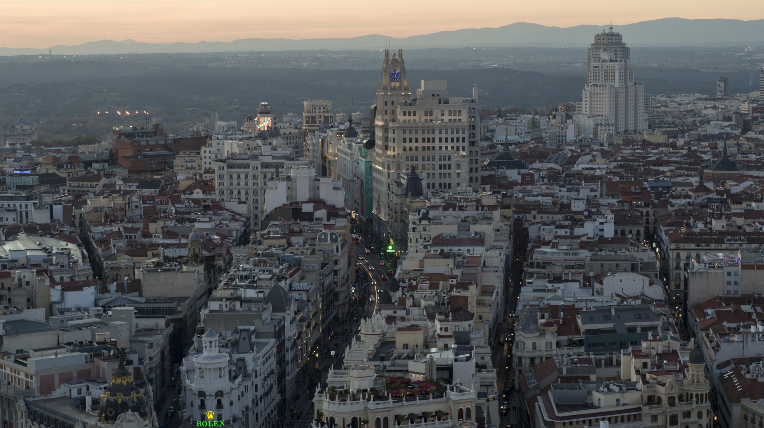 stock-drone-Gran-Via