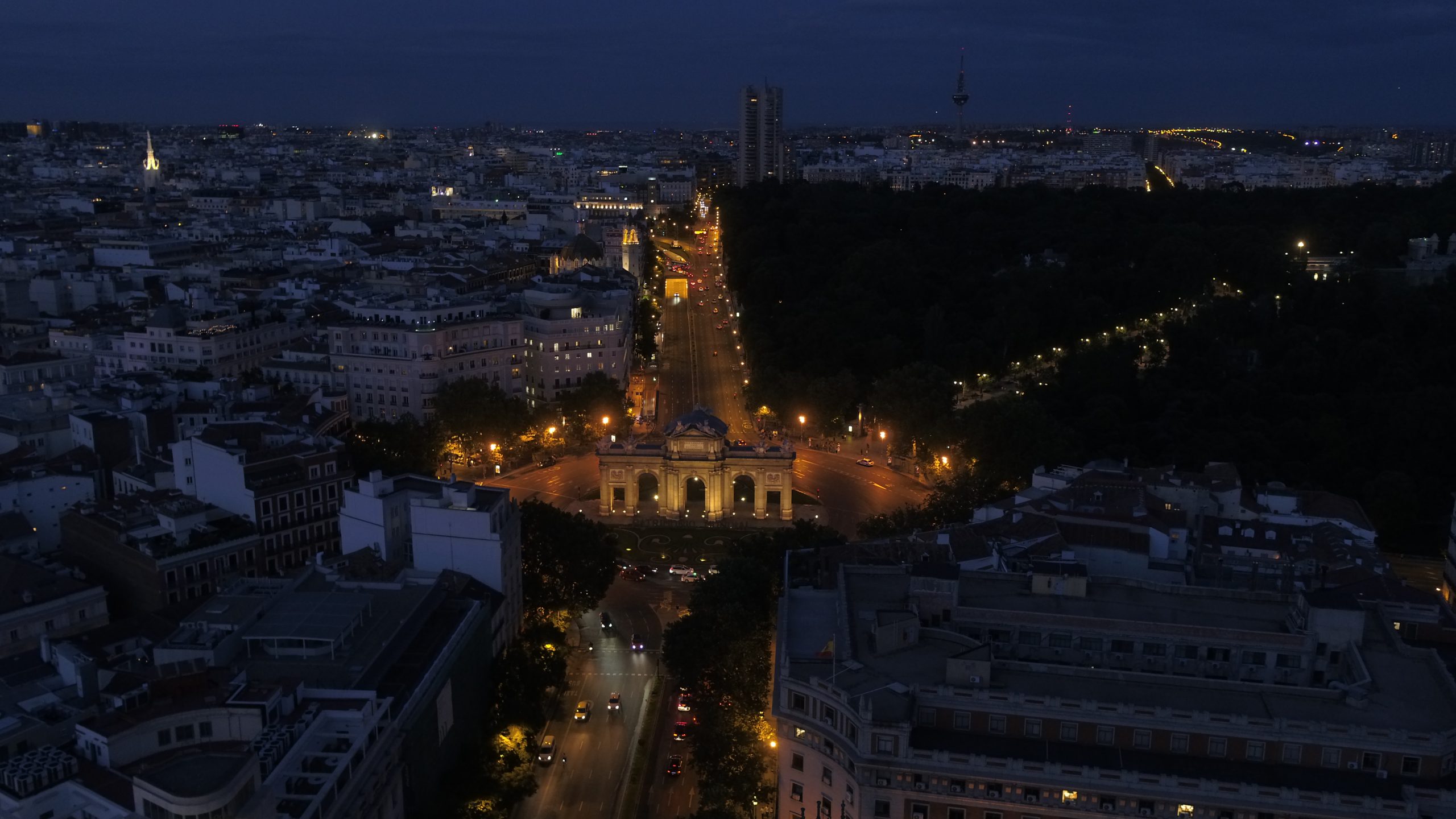 Volar drones en Madrid con coordinación y permisos en entorno urbano