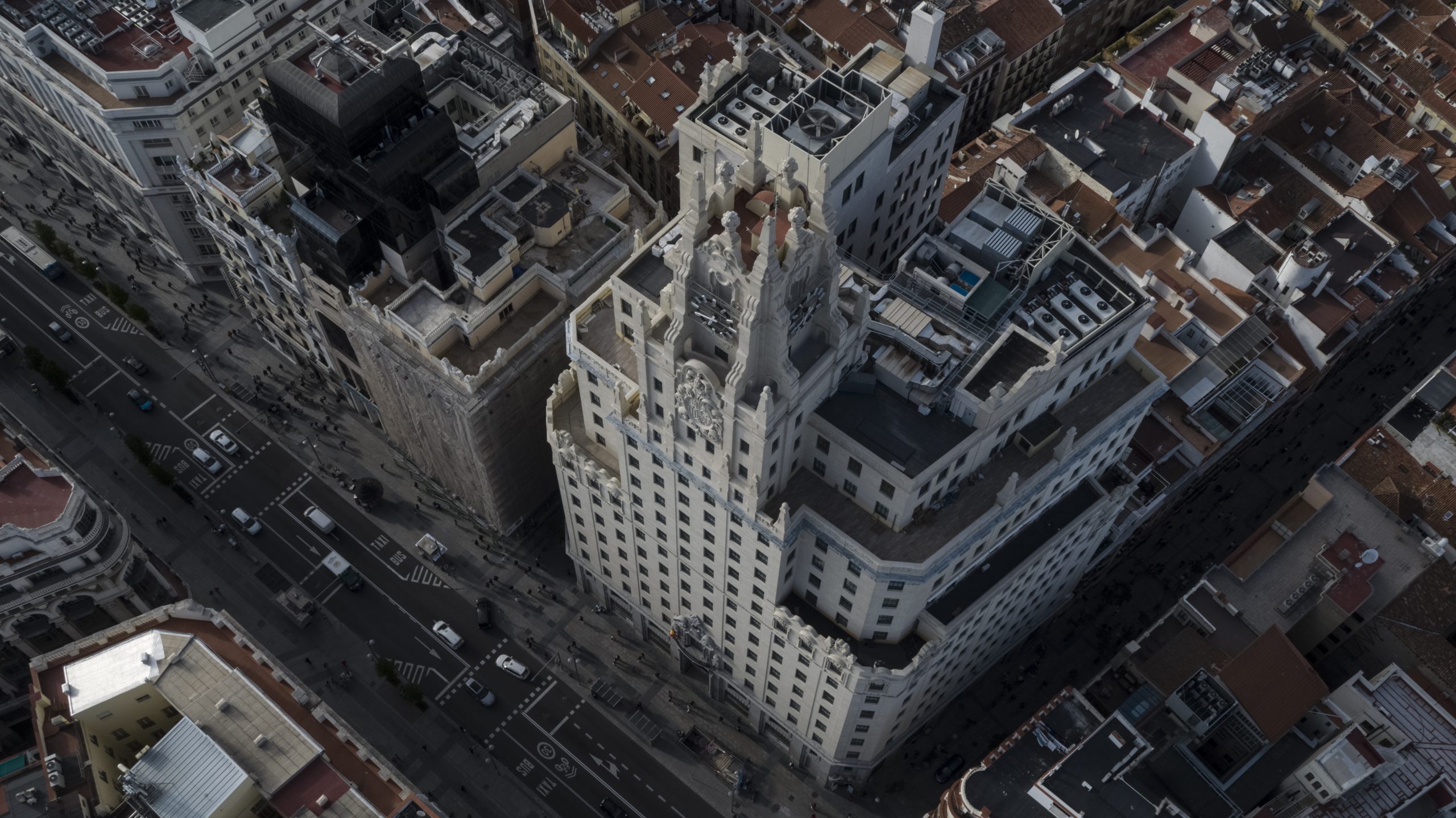 Volar drones en Madrid con coordinación y permisos