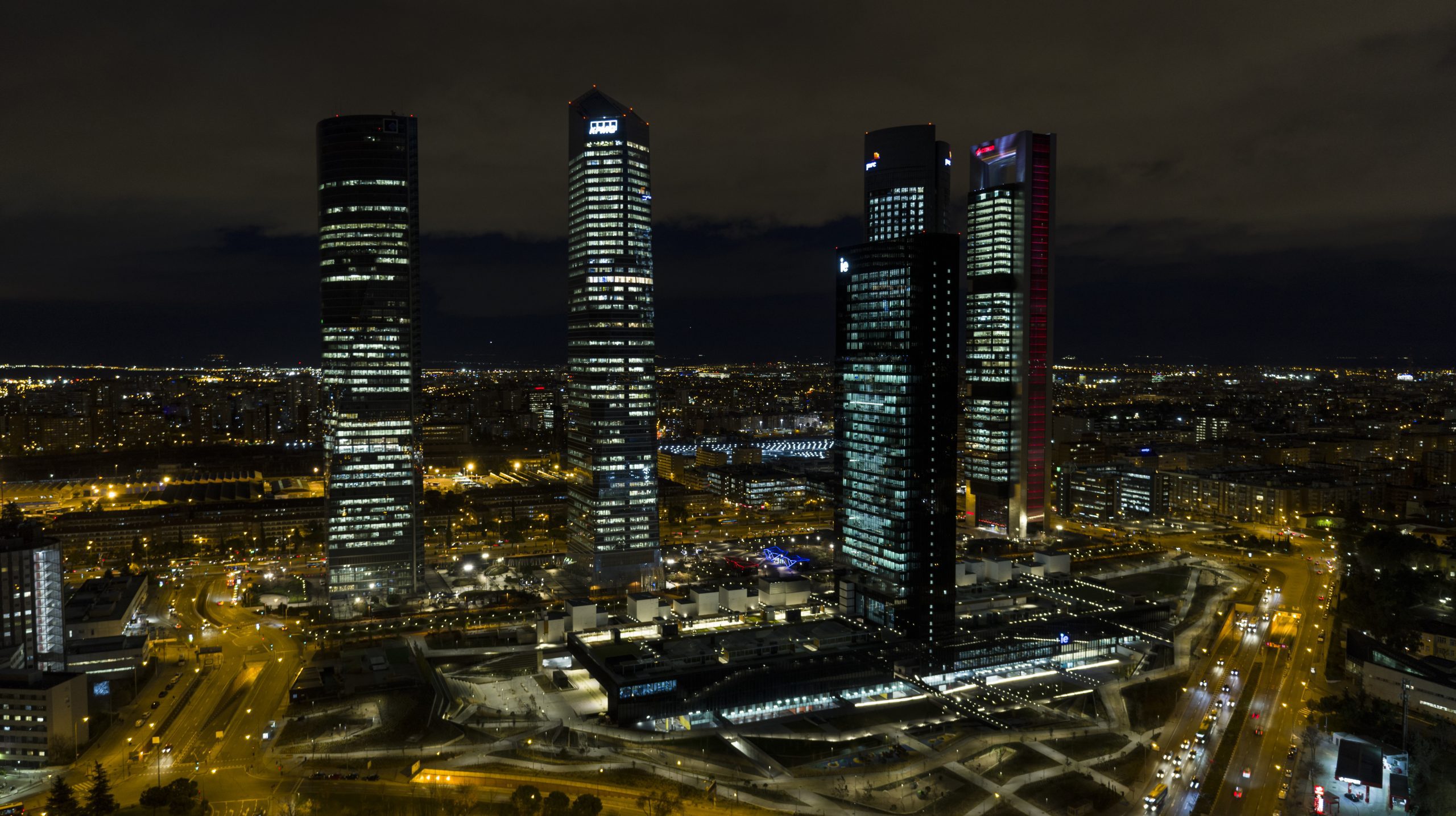 Volar drones en Madrid con coordinación y permisos