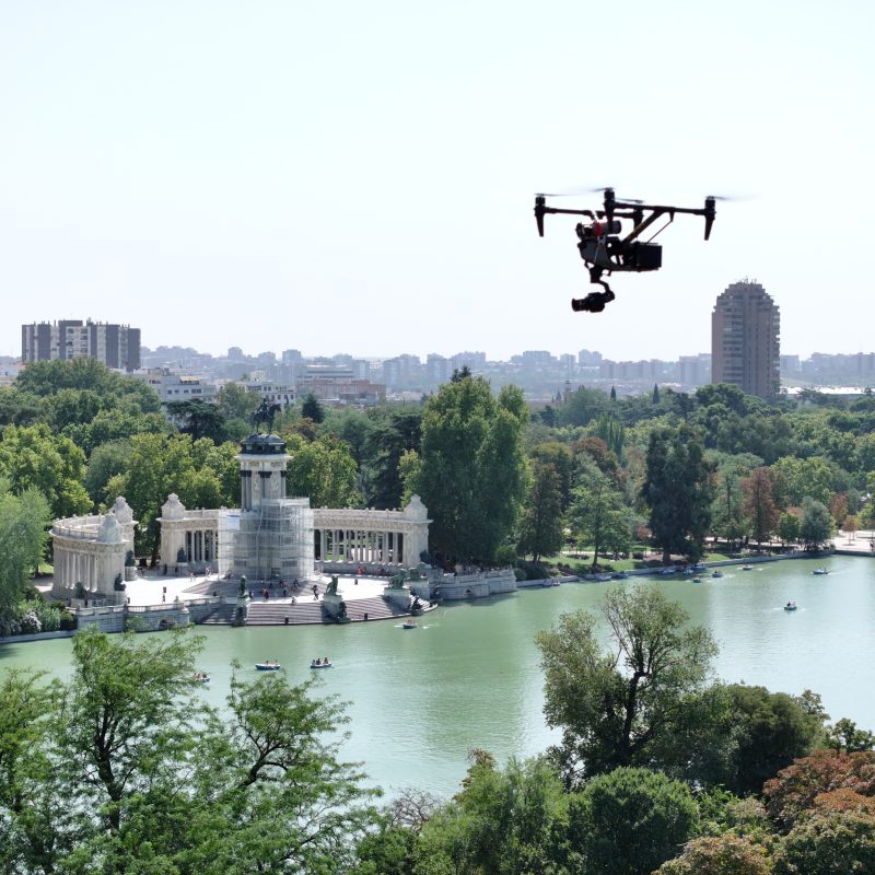 Volar drones en Madrid en entorno urbano con planificación profesional